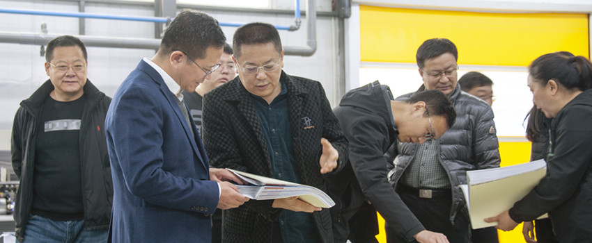 侯景濱走訪印刷、影像市場